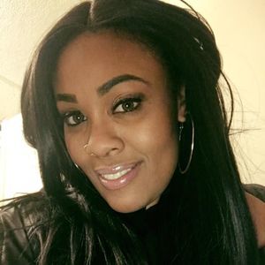 Meet your Posher, Mia